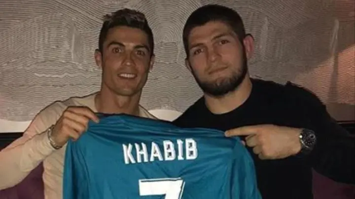 Khabib revela el mayor miedo de Cristiano Ronaldo con su hijo mayor Khabib revela el mayor miedo de Cristiano Ronaldo con su hijo mayor