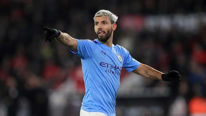 PSG se lanza por el "Kun" tras conocer que dejará el Manchester City PSG se lanza por el "Kun" tras conocer que dejará el Manchester City