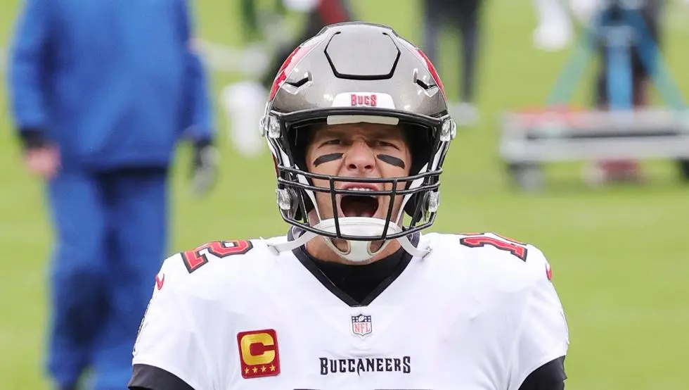 Tom Brady renueva contrato con Tampa Bay Buccaneers hasta 2024
