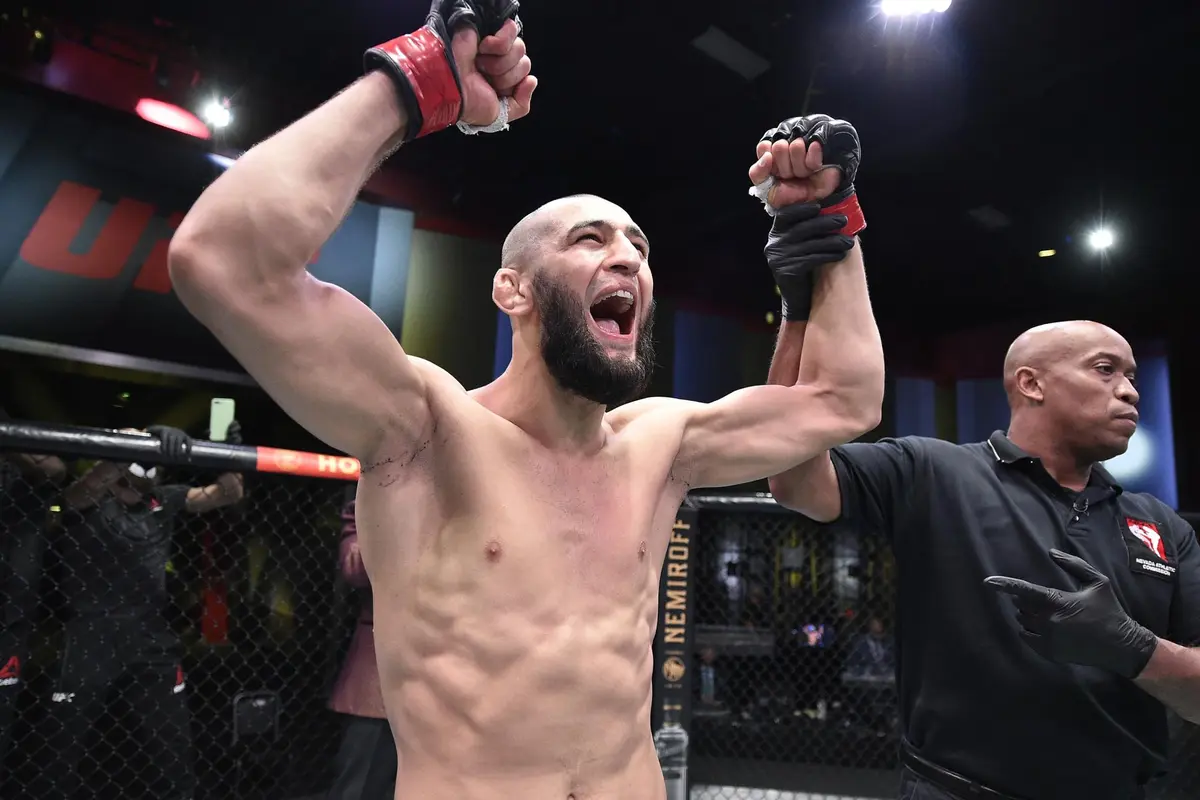 Khamzat Chimaev se retira  de la UFC tras batallar contra la Covid-19