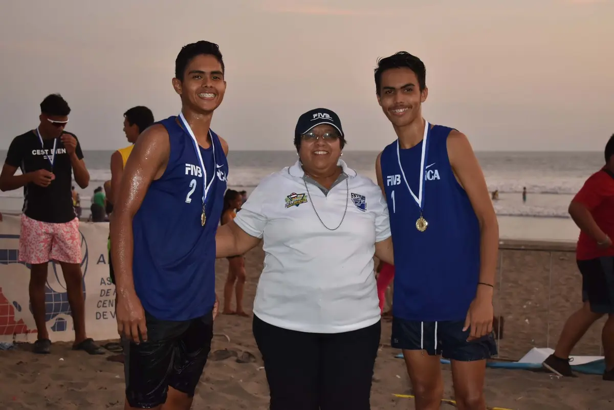 Denis López y Jefferson Cascante élites del voleibol playa