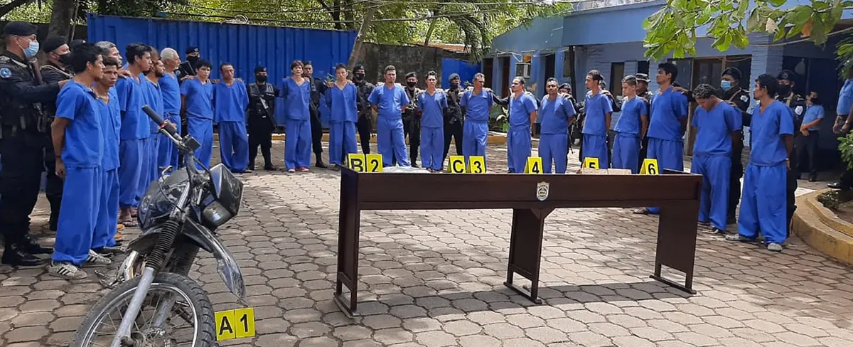 Policía captura más de 20 señalados por diversos delitos en León