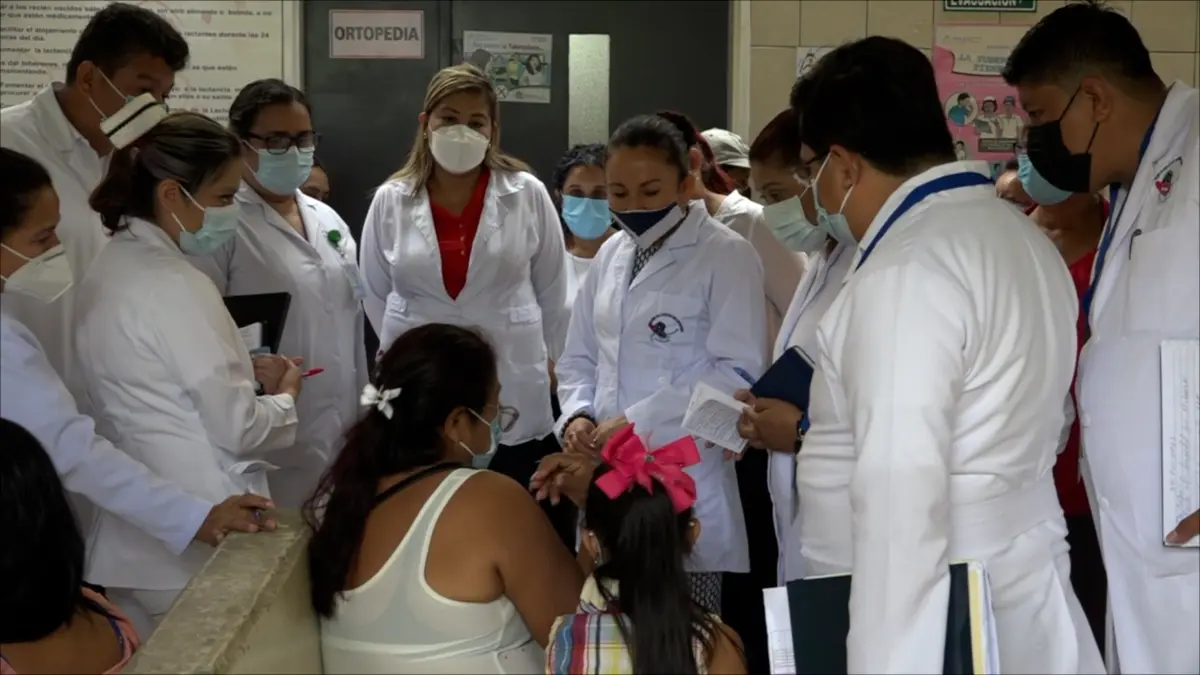 Asesora de la salud verifica atención integral en el hospital José Niebrowsky de Boaco