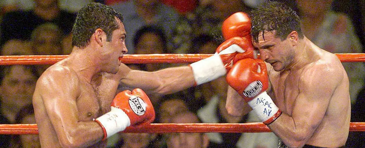 Óscar de la Hoya regresa al boxeo tras 13 años de su retiro