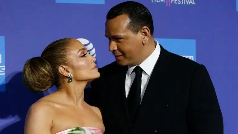 ¡Se cumple profecía! Jennifer López se separa de Alex Rodríguez