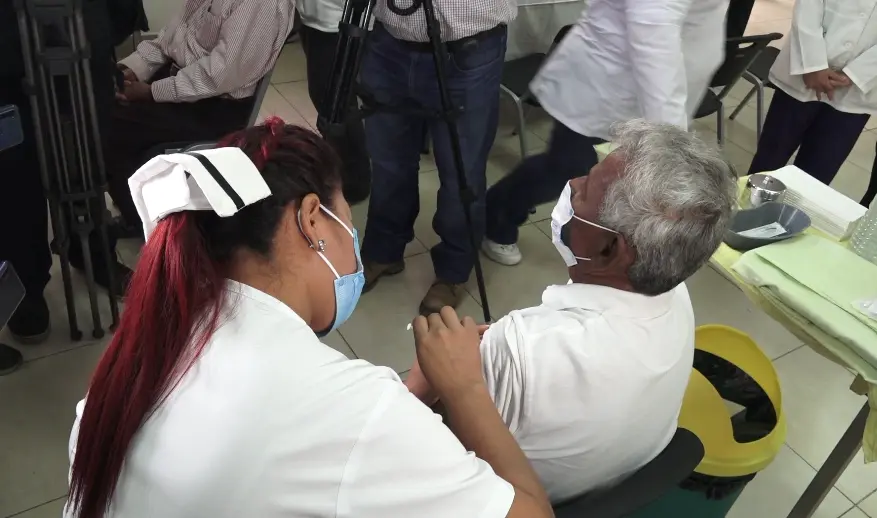 Continúa programa de vacunación contra la Covid-19 en el Hospital Bautista