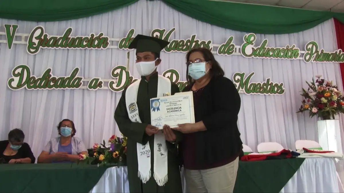 Escuela Normal José Martí gradúa a 129 docentes de primaria en Matagalpa