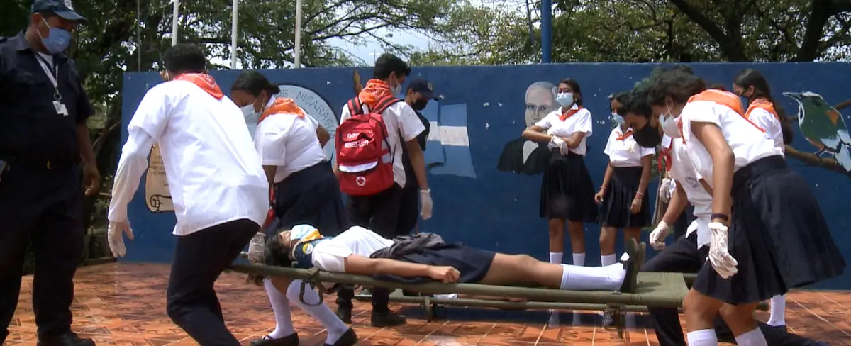 Más de 500 estudiantes participaron en simulacro de protección