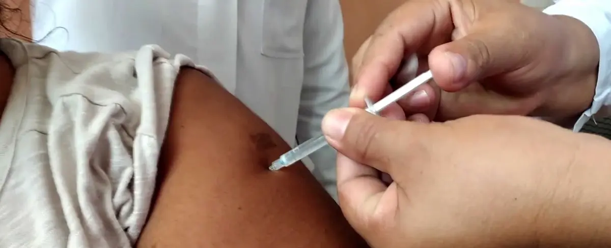 Nicaragüenses continúan inmunizándose contra la Covid-19