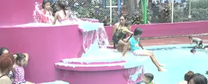 Mimados de la Revolución disfrutan las refrescantes piscinas de Xilonem