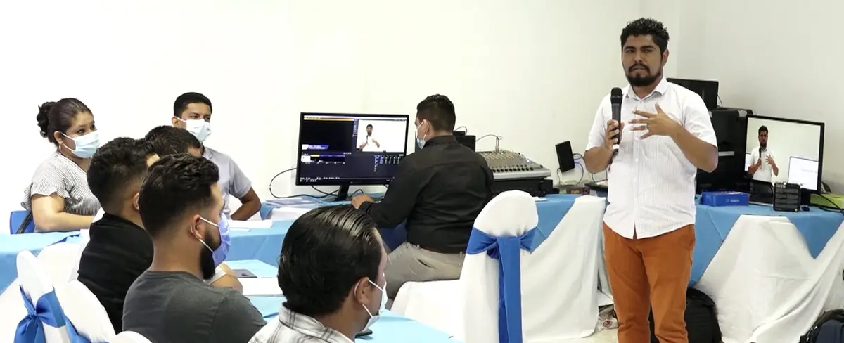 Asesores pedagógicos fortalecen técnicas en Producción Audiovisual en Managua