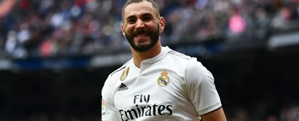 Real Madrid inspira sus camisetas en la Cibeles con tonos azul y naranja