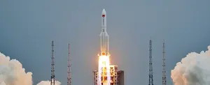 China: restos de cohete descontrolado entraron en la atmósfera terrestre