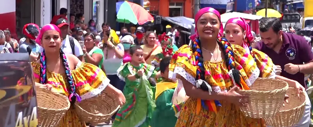 Colorido desfile inaugura el ciclo productivo 2021-2022 en Matagalpa