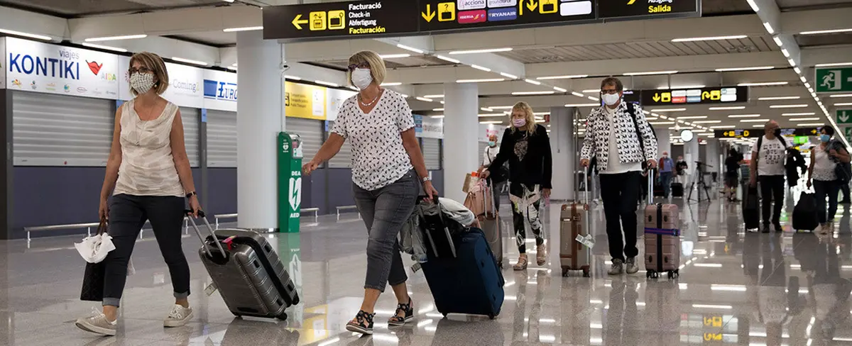 Turistas vacunados contra el Coronavirus podrán ingresar a España