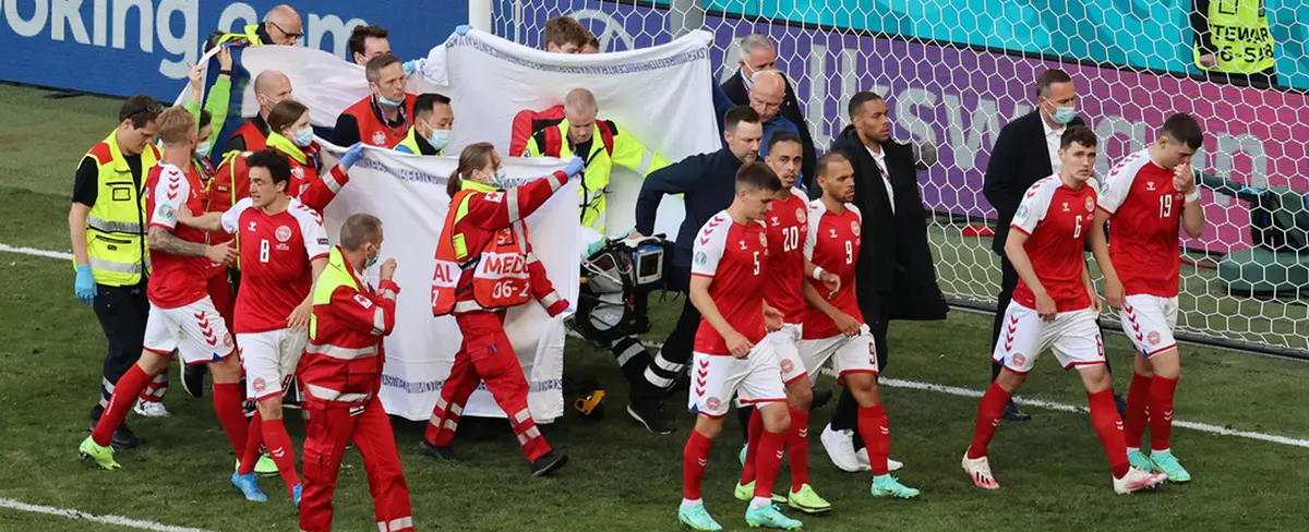 Christian Eriksen en condiciones “estables” tras colapsar en la Euro 2021