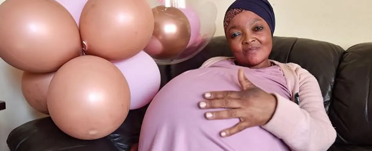 ¡Impresionante! Mujer sudafricana bate récord mundial por dar a luz a 10 bebés