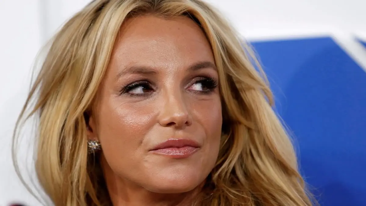 Britney Spears afirma que su padre "está tratando de extorsionarla" por renunciar a su tutela