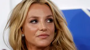 Britney Spears afirma que su padre "está tratando de extorsionarla" por renunciar a su tutela
