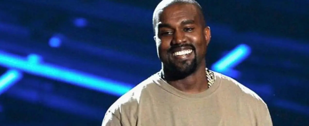 Kanye West pagará casi un millón de dólares por demoras en envíos de su línea de ropa