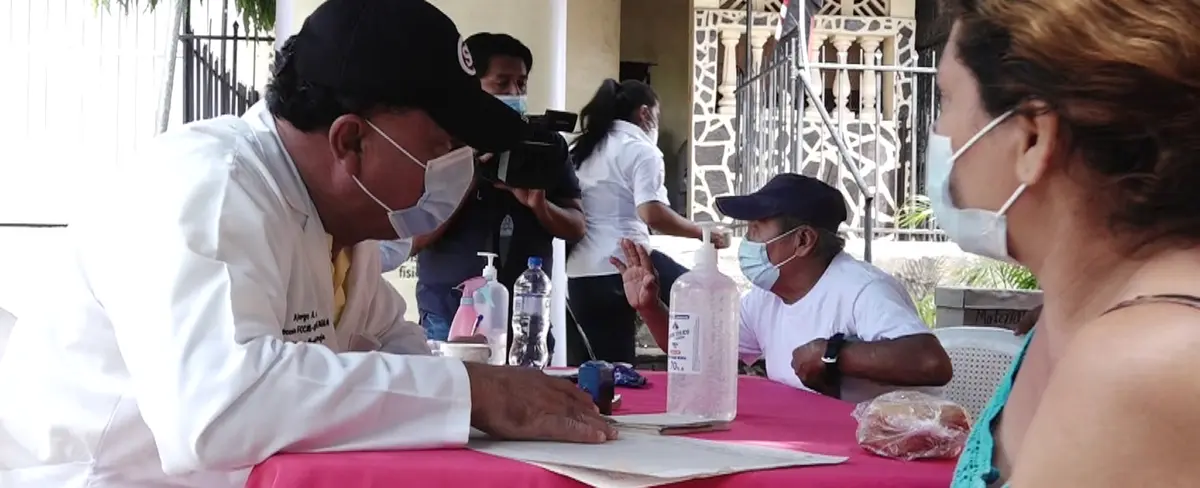 Pobladores del barrio Los Trejos reciben atención médica gratuita