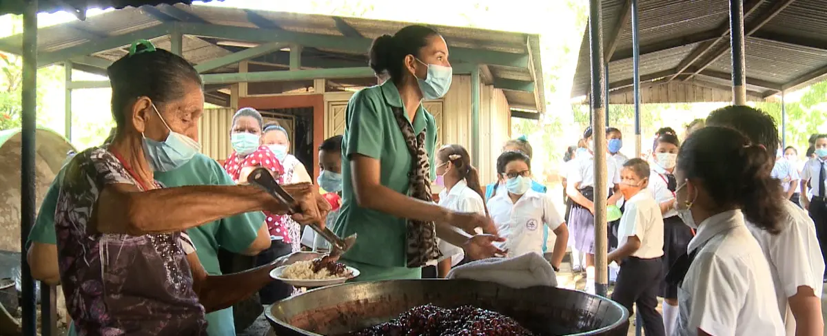 Managua: tercera entrega de merienda escolar fue distribuida en los distritos V y VII