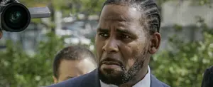 Declaran culpable al rapero R. Kelly por tráfico sexual