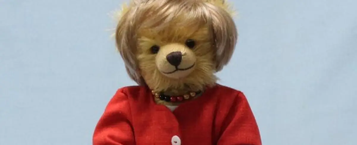 Fábrica alemana crea una edición limitada de peluches en honor a la canciller Angela Merkel