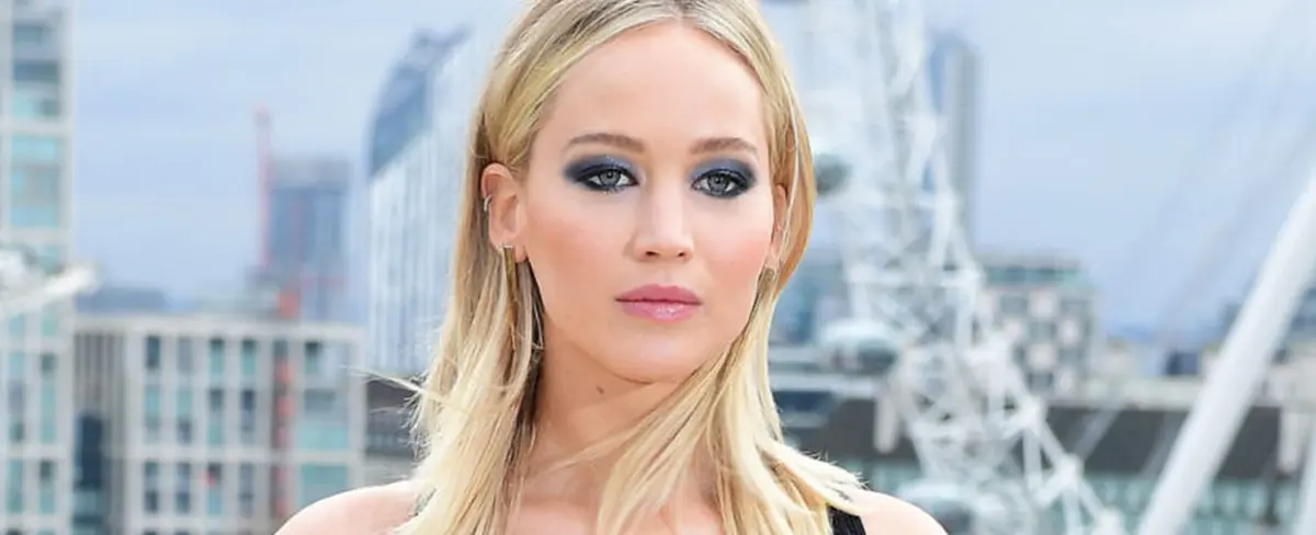 La actriz Jennifer Lawrence anuncia que espera su primer hijo