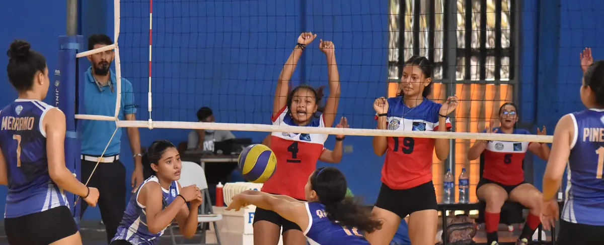 Tiburonas de Granada, nadie tan perfectas como ellas en el Campeonato Superior de Voleibol Femenino