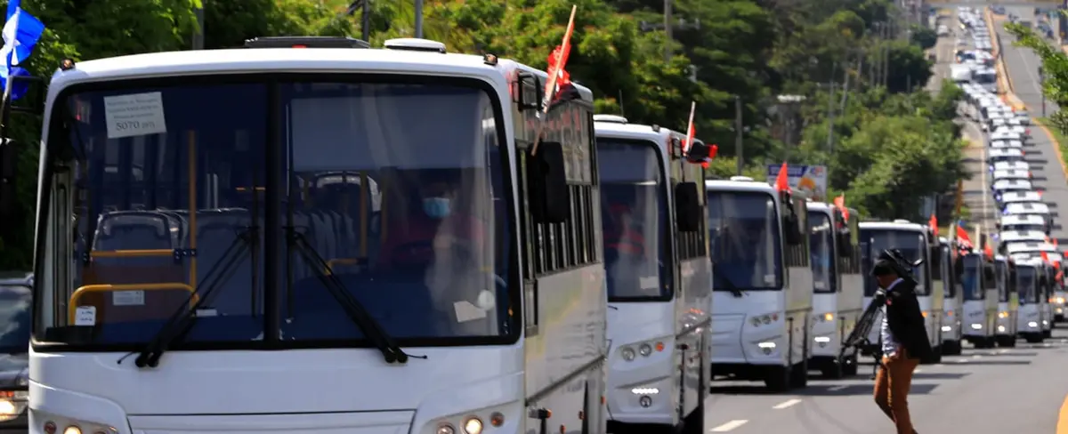 Nicaragua recibe 150 nuevos buses, llegados desde Rusia
