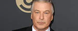El actor Alec Baldwin mata por accidente a una mujer en el rodaje de su nueva película