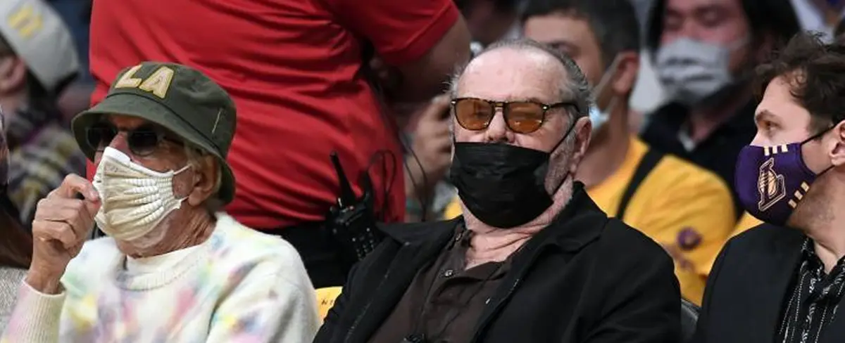 El actor Jack Nicholson reaparece luego de dos años en un partido de los Lakers