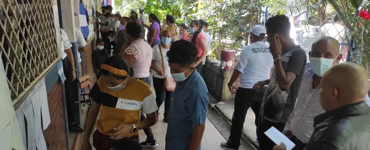 Autoridades electorales avanzan en el cierre de urnas de votación en Nicaragua