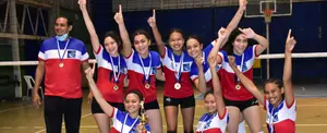 Granada 1 celebra al coronarse invictas en el Campeonato Nacional Sub-20 de Voleibol Femenino