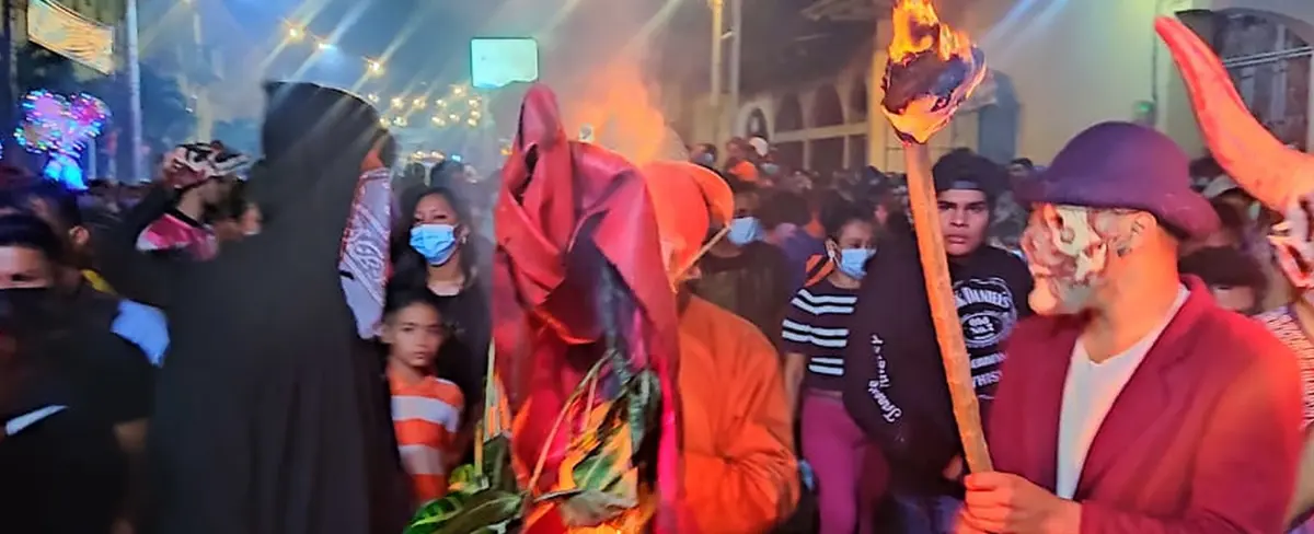 Terror e idiosincrasia reina en la tradicional procesión de Los Agüizotes