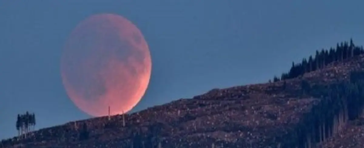 América verá eclipse conocido como "luna de sangre"