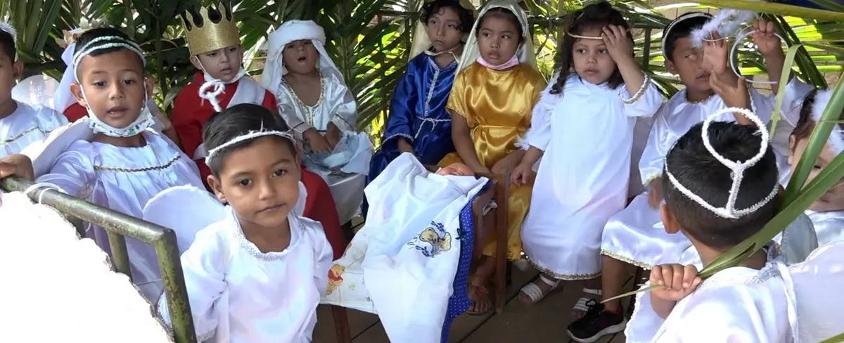 Estudiantes del colegio Barrilete de Colores preparan villancicos navideños
