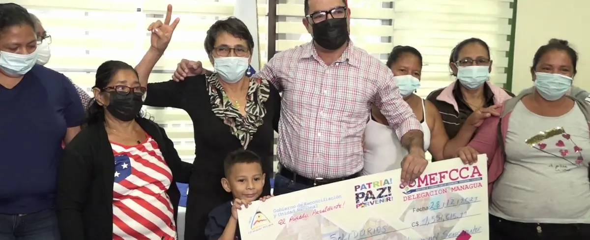 Mefcca entrega más de millón de córdobas a protagonistas de Managua
