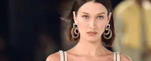 La modelo Bella Hadid revela que despidió a su estilista por salud mental