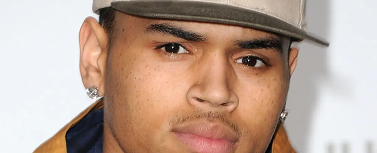 El cantante Chris Brown es acusado de violación