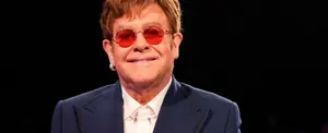Elton John da positivo al Coronavirus y cancela gira de conciertos