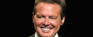 Luis Miguel despeja rumores y reaparece más joven que nunca
