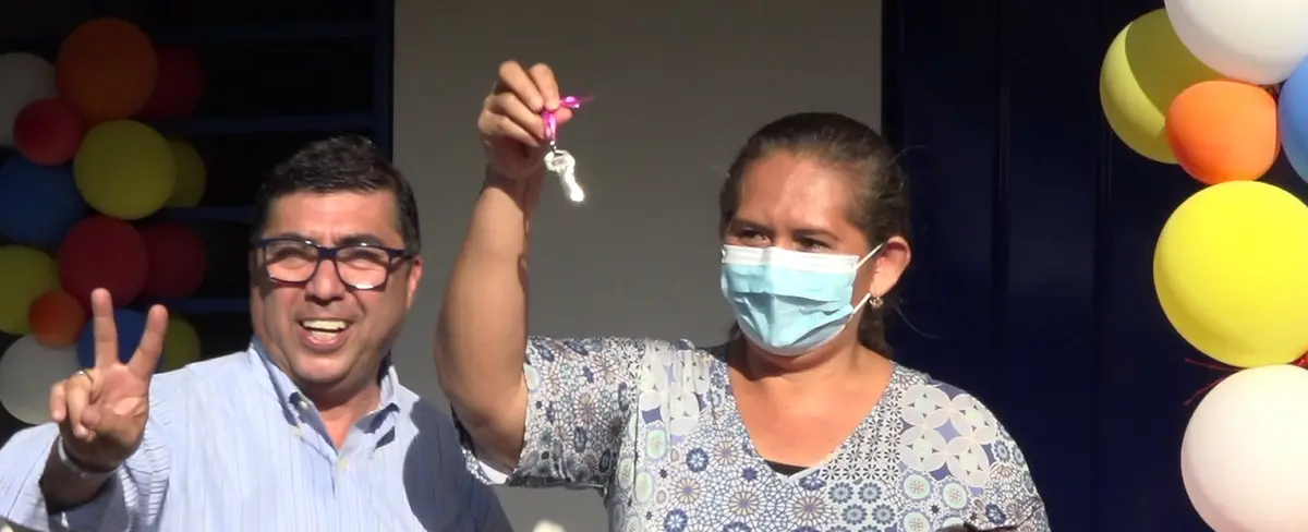 Protagonista del barrio 19 de Julio recibe vivienda digna