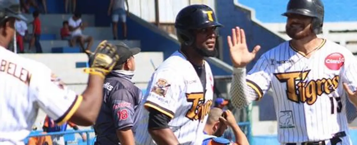Tigres y Gigantes comparten liderato en La Profesional