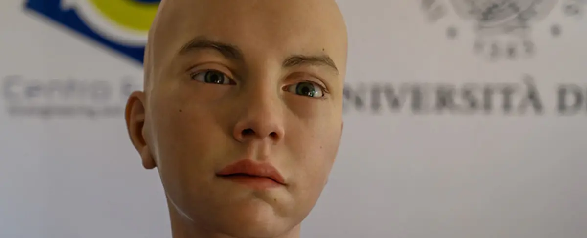 Androide “adolescente” es capaz de reaccionar a emociones humanas