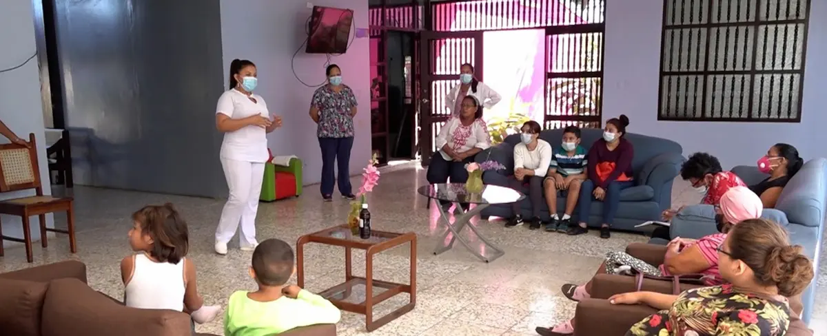 Familias capitalinas reciben atención de calidad en el Centro Elena Lau