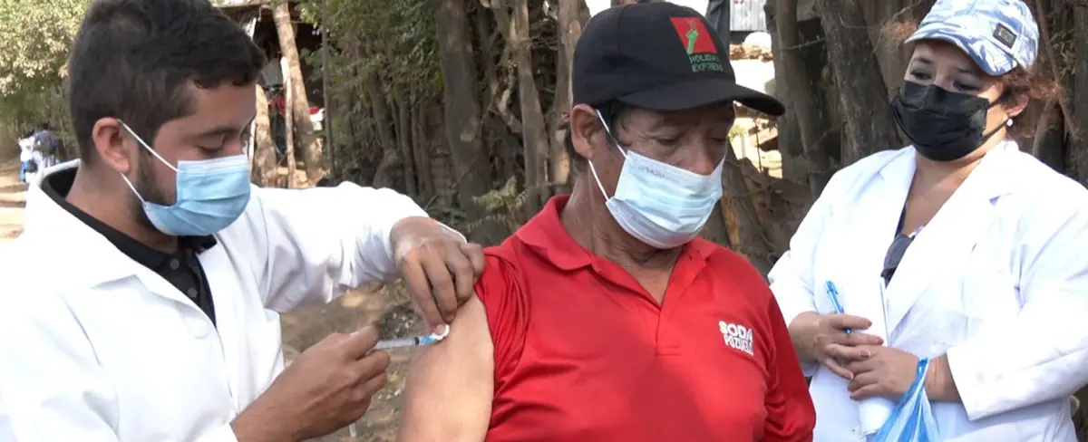 Familias de Tipitapa completan esquemas de vacunación