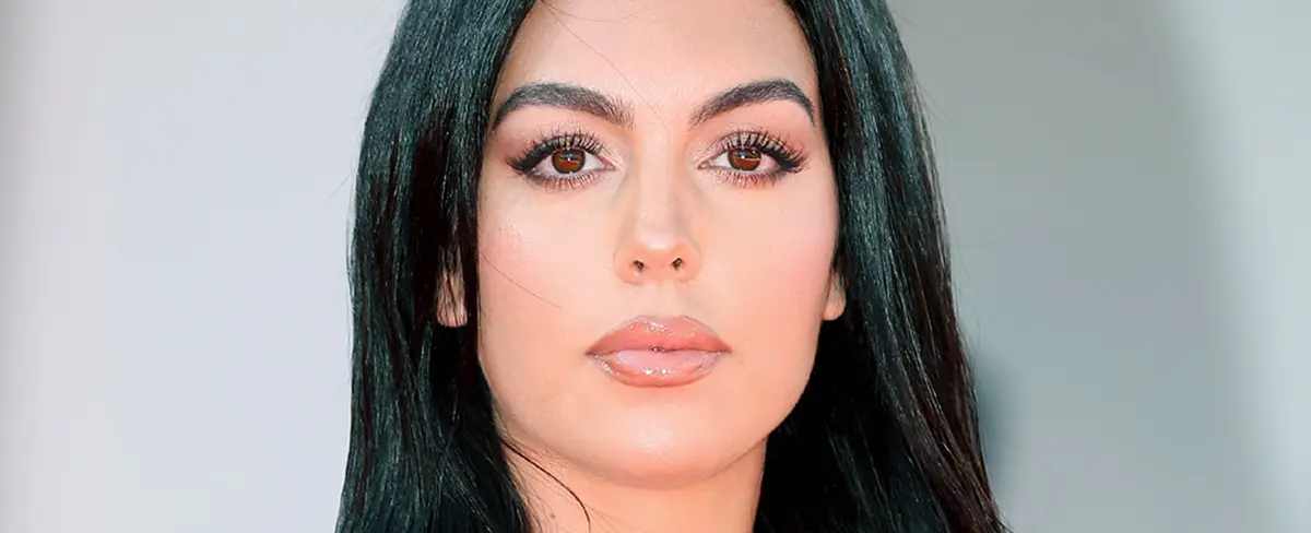 Georgina Rodríguez presume su embarazo en las playas de Dubái