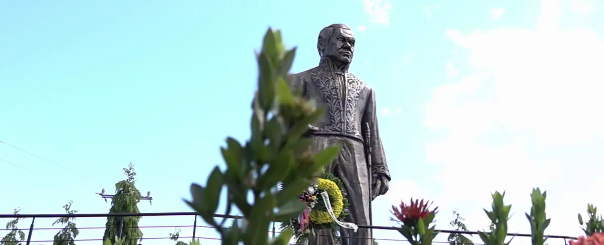 León rinde homenaje a Rubén Darío en su 106 aniversario luctuoso